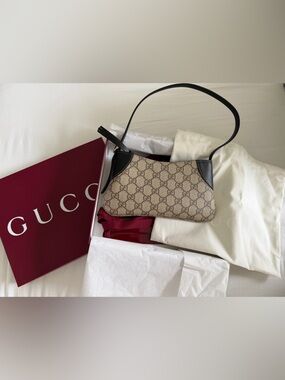 Gucci Beige GG Canvas Shoulder Bag with Black Trim